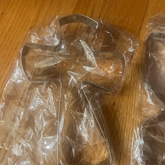 3 large cookie cutters bunny, carrot and cross - Picture 4 of 5